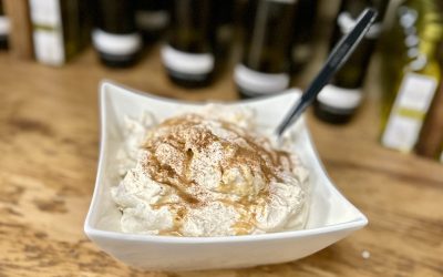 Cinnamon Maple Vanilla Whipped Cream