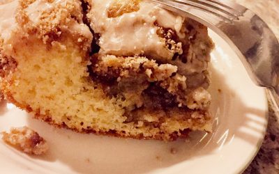 Quick & Easy Cinnamon Roll Cake